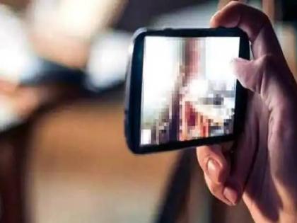 A case has been registered for sending nude photos to a girl's home out of one-sided love | तरुणीचे लग्न झाले, रागात विवाहितेच्या सासरी न्यूड फोटो पाठवले; प्रियकराचा कारनामा पाहून पोलिसही चक्रावले