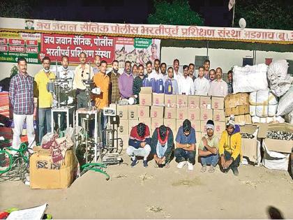 A fake liquor factory was set up at the police recruitment training center in Aurangabad | पोलीस भरती प्रशिक्षण केंद्राची पाटी लावून बिनधास्त थाटला बनावट दारूचा कारखाना