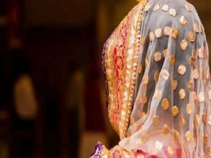 The husband hid 'that' big thing; as soon as the wife found out, she went straight to the police station! She complained and said... | पतीने 'ती' गोष्ट लपवली; पत्नीला कळताच सरळ पोलीस स्टेशनला गेली! तक्रार करत म्हणाली... The husband hid 'that' big thing; as soon as the wife found out, she went straight to the police station! She complained and said... | पतीने 'ती' गोष्ट लपवली; पत्नीला कळताच सरळ पोलीस स्टेशनला गेली! तक्रार करत म्हणाली...