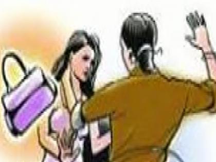 Nurse brutally beaten up in Sangli government hospital over old dispute | जुन्या भांडणाचा राग; सांगलीतील शासकीय रुग्णालयामधील परिचारिकेला बेदम मारहाण, पाच जणांविरोधात गुन्हे Nurse brutally beaten up in Sangli government hospital over old dispute | जुन्या भांडणाचा राग; सांगलीतील शासकीय रुग्णालयामधील परिचारिकेला बेदम मारहाण, पाच जणांविरोधात गुन्हे