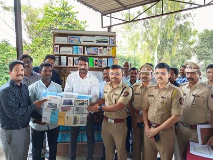 Latur: Five people from the town who ransacked a mobile shop arrested, 74 lakh worth of valuables seized | Latur: माेबाइल दुकान फाेडणाऱ्या टाेळीतील पाच जणांना अटक, ७४ लाखांचा मुद्देमाल जप्त