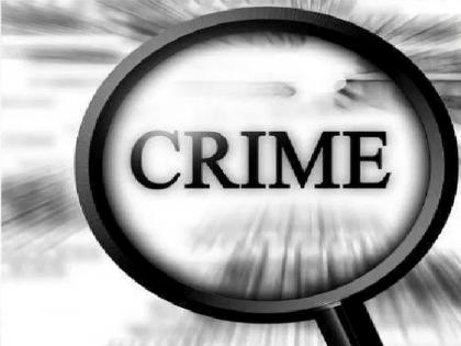 Woman strangled to death for stopping her from feeding pigeons; Four men involved; Iron rod used in the incident | कबुतरांना दाणे टाकण्यास अटकाव केल्याने गळा दाबून महिलेला मारहाण; चौघांचे कृत्य; घटनेत लोखंडी रॉडचा केला वापर 