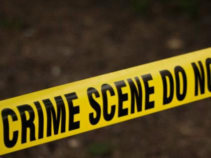 Crime News Husband was carrying wife's body on a bike, police arrested him | Crime News : धक्कादायक! पत्नीचा मृतदेह दुचाकीवर घेऊन फिरत होता, पतीला पोलिसांनी अटक केली Crime News Husband was carrying wife's body on a bike, police arrested him | Crime News : धक्कादायक! पत्नीचा मृतदेह दुचाकीवर घेऊन फिरत होता, पतीला पोलिसांनी अटक केली