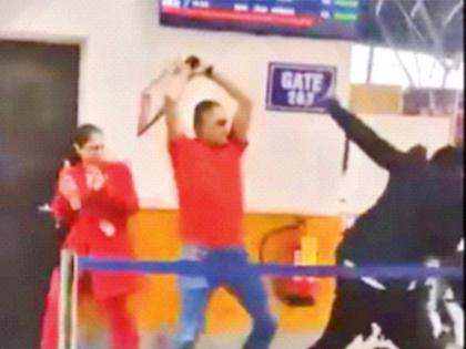 Army officer attacks SpiceJet employees; spine jaw broken, 4 injured | स्पाइसजेट कर्मचाऱ्यांवर लष्करी अधिकाऱ्याचा हल्ला; मणका मोडला, जबडा तोडला, ४ जखमी 