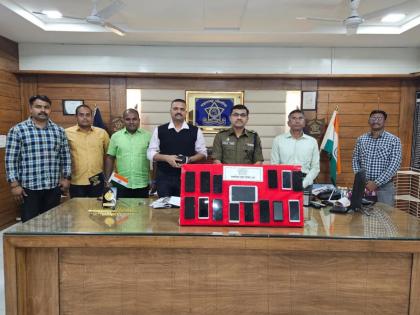 15 mobiles worth 2 lakh stolen, caught before sale, local crime branch action, one arrested | २ लाखाचे १५ मोबाइल चोरले, विक्री होण्यापूर्वीच पकडले, स्थानिक गुन्हे शाखेची कारवाई, एकाला अटक