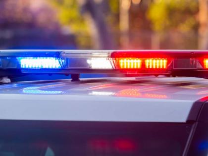Shocking! Car hits 'on-duty' policeman; Search underway for driver | धक्कादायक! ‘ऑन ड्युटी’ पोलिसाच्या अंगावर घातली कार; संबंधित कारचालकाचा शोध सुरू