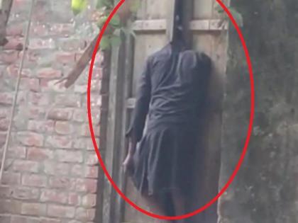  Scary! Head in, torso out; Thief trapped in the door and died in Varanasi | Crime News:  भयानक! डोकं आत, धड बाहेर; दरवाजात अडकून चोराचा तडफडून मृत्यू 