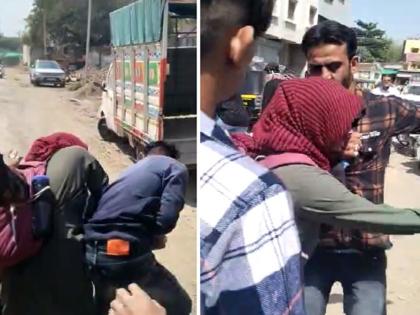 Shocking! A young woman who was walking with a friend was harassed by the thugs, her mobile phone was stolen | संतापजनक! मित्रासोबत फिरणाऱ्या तरुणीस टवाळखोरांकडून त्रास, मोबाईल हिसकावला 