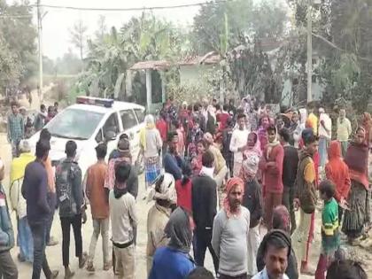 Bihar Crime: Suspected of being a witch; Five members of the same family burned to death, accusations against the entire village | चेटकीण असल्याच्या संशय; एकाच कुटुंबातील पाच जणांना जाळून मारले, संपूर्ण गावावर आरोप.... Bihar Crime: Suspected of being a witch; Five members of the same family burned to death, accusations against the entire village | चेटकीण असल्याच्या संशय; एकाच कुटुंबातील पाच जणांना जाळून मारले, संपूर्ण गावावर आरोप....