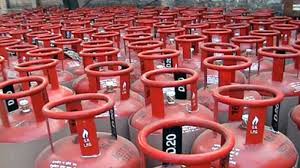 Criminal action those who taking kerosene while having cooking gas | गॅस असताना रॉकेल घेतल्यास फौजदारी कारवाई