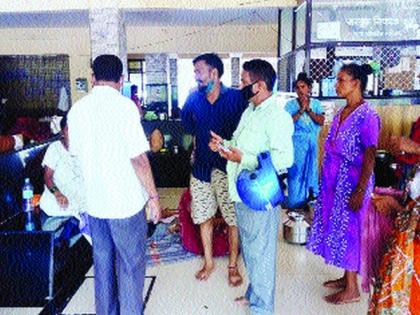 Storm victims at Shrivardhan ST station | श्रीवर्धन एसटी स्थानकात वादळग्रस्तांनी थाटला संसार