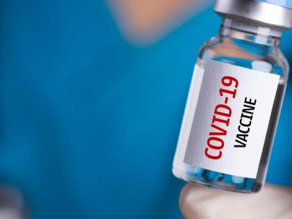 Corona Vaccination in Akola: Don't be afraid even if the second dose is delayed! | Corona Vaccination in Akola : दुसऱ्या डोसला उशीर झाला तरी घाबरू नका!