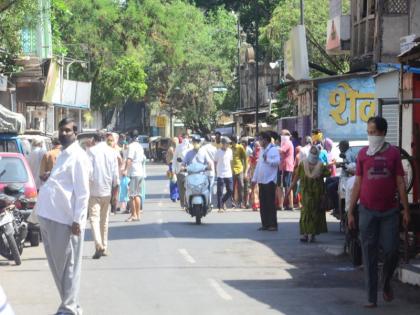 All the crowds in the eastern part of pune due to shops timing ; social workers statement | पुण्याच्या पूर्व भागातील गर्दी,गोंधळ अन् सोशल डिस्टन्सिंगचा फज्जा दुकानांच्या वेळेनेच; सामाजिक कार्यकर्त्यांची भूमिका