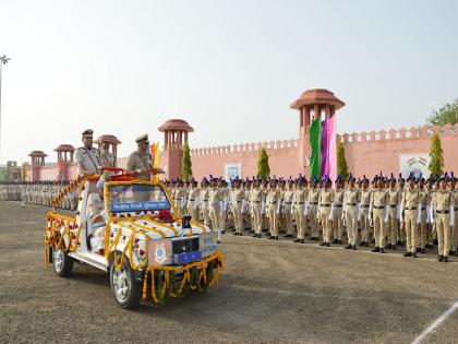 962 CRPF jawan ready for national service; Exquisite exercises in the magnificent convocation ceremony at Latur | सीआरपीएफचे ९६२ जवान देशसेवेसाठी सज्ज; शानदार दिक्षांत सोहळ्यात कवायती ठरल्या लक्षवेधी