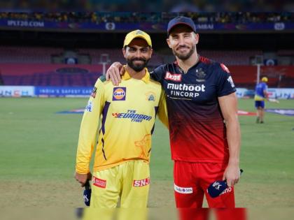 IPL 2022 CSK vs RCB Live Updates Toss update RCB won the toss and chose to bowl first see playing Xi | Harshal Patel Out, IPL 2022 CSK vs RCB Live Updates: RCBने नाणेफेक जिंकली, संघात हर्षल पटेलच्या जागी नव्या चेहऱ्याला संधी