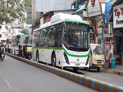 Clerk's work as a carrier of transport in thane mumbai | ठाण्याच्या वागळे आगारात परिवहनचे वाहक करतायंत क्लार्कचे काम