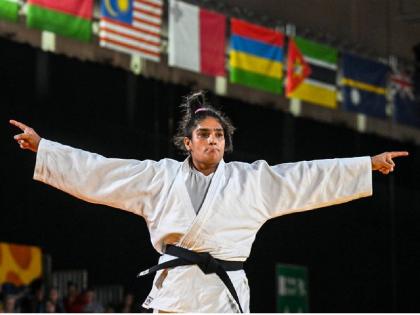 Commonwealth Games 2022 Judo Silver : Tulika Maan gets Silver medal in Judo (Women's +78kg) after going down to Scotland's Sarah Adlington in Final  | Commonwealth Games 2022 : १४ वर्षांची असताना वडीलांची झाली होती हत्या, जिद्दीच्या जोरावर तुलिका मानने आज फडकावला तिरंगा!