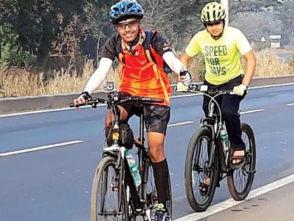 The message of playing outdoor sports from bicycle travel! | सायकल प्रवासातून मैदानी खेळ खेळण्याचा संदेश!