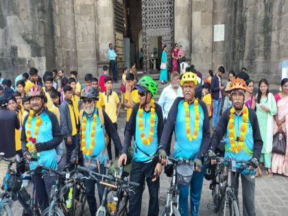 Age is just a number! Senior citizens of Pune travel through 8 states on bicycles, completing almost 3 thousand km | वय हा फक्त एक आकडा! पुण्यातील ज्येष्ठांचा सायकलवर ८ राज्यातून प्रवास, तब्बल ३ हजार किमी पूर्ण