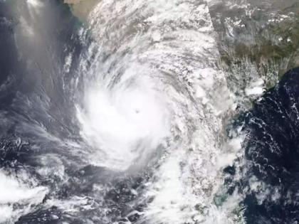 Change in weather, a big cyclone is forming in the Bay of Bengal, heavy rain will fall in this state | हवामानात बदल, बंगालच्या उपसागरात तयार होतंय मोठं चक्रिवादळ, या राज्यात पडणार मुसळधार पाऊस