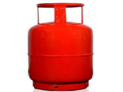 Ban of cylinders who used on the road | शहरात रस्त्यावर सिलेंडर वापरण्यास बंदी