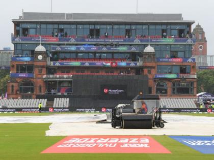 India vs New Zealand World Cup Semi Final: Good news for fans, field cover removed | India Vs New Zealand World Cup Semi Final : चाहत्यांसाठी खूष खबर, मैदानातील कव्हर्स काढले