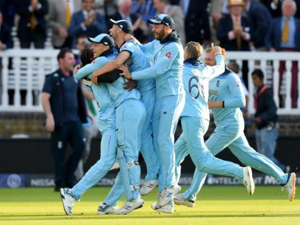 ICC World Cup 2019: England's 'Bat'luck; get 6 runs in one ball without sixer | ICC World Cup 2019 : इंग्लंडचे 'बॅट'लक; विश्वविजयासाठी ठरले निर्णायक