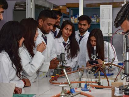 Fake documents from pharmacy colleges? Complaint of forgery to get approval | फार्मसी कॉलेजांकडून बोगस कागदपत्रे? मान्यता मिळवण्यासाठी बनाव केल्याची तक्रार
