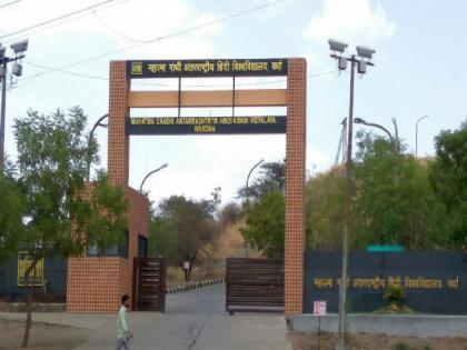 In-charge VC appointment dispute in court; Notice to Chancellor of Mahatma Gandhi Antarrashtriya Hindi Vishwa Vidyalaya Wardha | प्रभारी कुलगुरु नियुक्ती वाद कोर्टात; हिंदी विद्यापीठ कुलाध्यक्षांना नोटीस