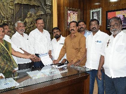 Opposed to setting up a welcome arch | स्वागत कमान उभारण्यास विरोध Opposed to setting up a welcome arch | स्वागत कमान उभारण्यास विरोध