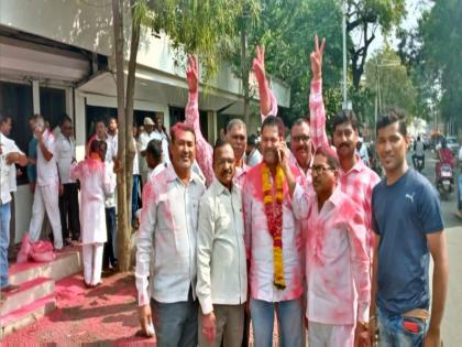 NCP's district president defeated | राष्ट्रवादी काँग्रेसचे जिल्हाध्यक्ष पराभूत