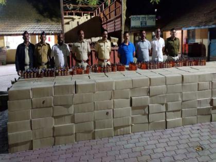 Shirpurul seizes liquor with truck | शिरपूरलला ट्रकसह ४८ हजारांवर दारु जप्त Shirpurul seizes liquor with truck | शिरपूरलला ट्रकसह ४८ हजारांवर दारु जप्त