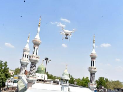 Drones look at people wandering around for no reason! | विनाकारण फिरणाऱ्यांवर आता ‘ड्रोन’ची नजर!