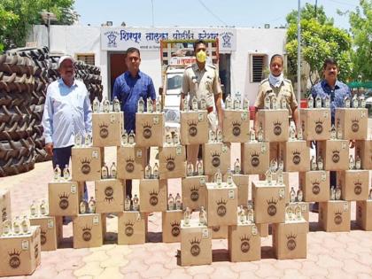 Transport of liquor from carats to vegetables | भाजीपाला क्रेटमधून दारूची वाहतूक