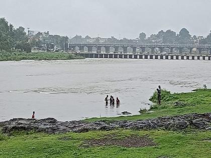 Panjrela floods due to incessant rains | संततधार पावसामुळे पांझरेला पूर