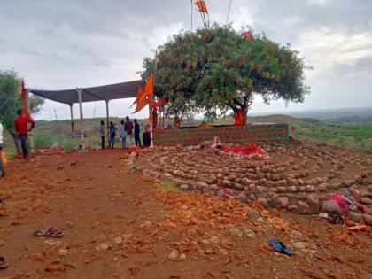 The hundred year old tradition of pilgrimage to Malmathya was broken | माळमाथ्यावरील यात्रोत्सवाची शंभर वर्षाची परंपरा झाली खंडीत