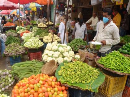 The price of cilantro skyrocketed | ‘कोथंबिरी’चे दर भिडले गगनाला