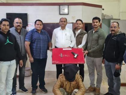 Gawthi caught one in Dhule with a knife | गावठी कट्यासह धुळ्यात एकाला पकडले Gawthi caught one in Dhule with a knife | गावठी कट्यासह धुळ्यात एकाला पकडले