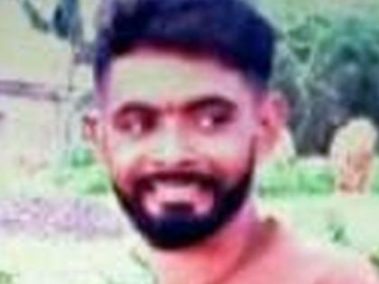 Bhardhaw hit a two-wheeler divider, killing the youth on the spot | भरधाव दुचाकी दुभाजकाला धडकली, तरुणाचा जागीच मृत्यू Bhardhaw hit a two-wheeler divider, killing the youth on the spot | भरधाव दुचाकी दुभाजकाला धडकली, तरुणाचा जागीच मृत्यू