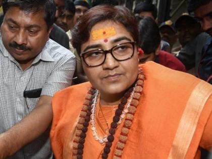 'I demolished Babri Masjid '; Sadhvi Pragya Singh | 'मी बाबरी मशीदीवर चढून पाडकाम केले'; साध्वी प्रज्ञा सिंहला आयोगाची नोटीस