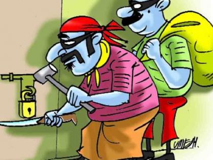 Thieves looted goods worth 1.89 lakhs by breaking into the house of a family who had gone out of the village | नागपुरात चोरट्यांचा हैदोस सुरूच, देवदर्शनाला गेलेल्या कुटुंबाकडे घरफोडी