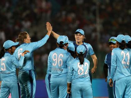 WIPL2019 Final: Velocity post a total of 121/6 after 20 overs in womens ipl final | WIPL2019  Final : व्हेलोसिटीचे सुपरनोव्हापुढे १२२ धावांचे आव्हान