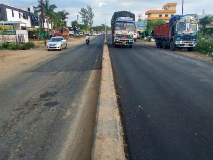 Roads became glittering due to the President Draupadi Murmu's visit to Gadchiroli | राष्ट्रपतींच्या दौऱ्यामुळे रस्ते बनले चकाचक, सर्वत्र रंगरंगोटी