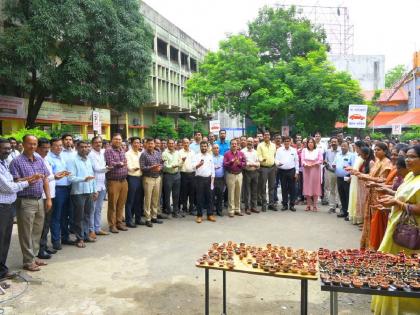 'Meri Mati, Mera Desh' campaign: Amravati Municipal officers and employees took the Panch Pran oath | ‘मेरी माटी, मेरा देश' अभियान : महापालिका अधिकारी कर्मचाऱ्यांनी घेतली पंचप्रण शपथ