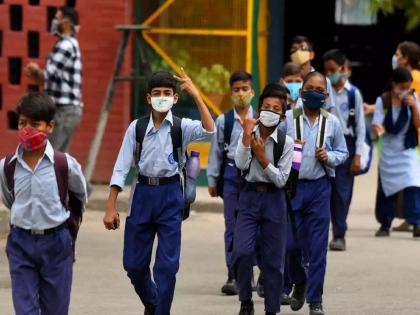 one state one uniform sleeves of one color shirt of another color | एक राज्य, एक गणवेश? बाही एका रंगाची, शर्ट दुसऱ्याच रंगाचा!