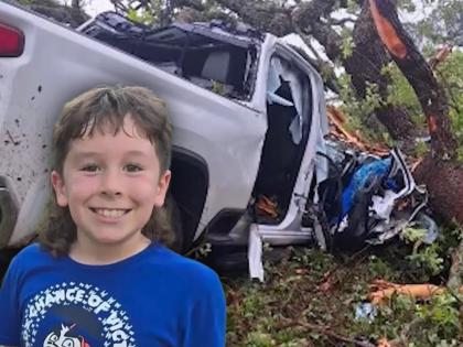 9 year brave kid runs 1 kilometer in storm to get help after tornado tosses parents car | 'घाबरू नका, मी लगेच येतो', वादळात अडकले होते आई-वडील; 9 वर्षाच्या मुलाने असा वाचवला जीव!