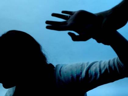 Inhuman; The husband beaten wife due to not having a child | अमानुष; मूलबाळ होत नसल्याच्या कारणातून विवाहितेस पट्ट्याने बदडले