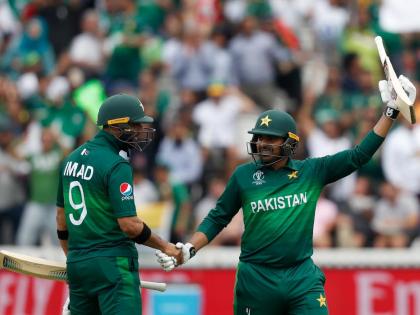 ICC World Cup 2019: Pakistan's strong batting line with three hundred crosses | ICC World Cup 2019 : पाकिस्तान तीनशे पार, बाबर आणि हारिस यांची दमदार फलंदाजी