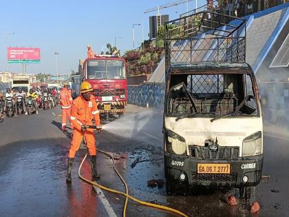 The Burning Rickshaw came out of Daboli Airport | दाबोळी विमानतळाबाहेर आली ‘द बर्निंग रिक्षा’