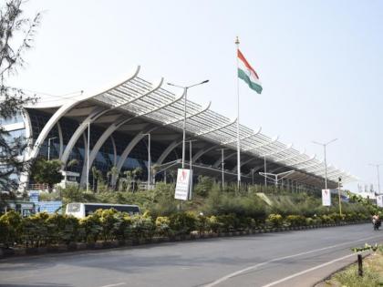 ensure dabolim airport remains operational mp viriato fernandes | दाबोळी विमानतळ चालू राहण्याची खात्री द्या: खासदार विरियातो फर्नांडिस 